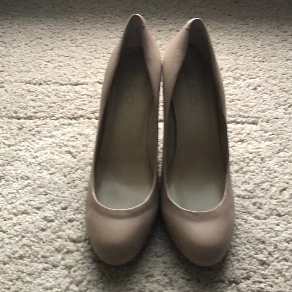 High heels approx 3” shoes size US 6.5